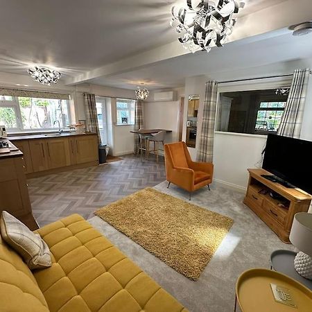 Thee Olde Cow Shed Cottingham, Central Location, 500 Meters From Cottingham Train Station, Close To Hull & Beverly, Free Parking & Wi-Fi , Entire Detached Property Exterior foto
